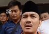 Saat Persidangan Selesai Mantan Bupati Bekasi Ade Kunang Keluar,di Kedua Tangannya di Borgol