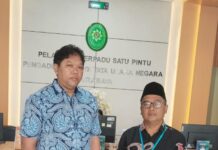 “LBHAM JOMBANG DENGAN TEGAS NERSUARA : BUPATI JOMBANG DIDUGA SEWENANG-WENANG PECAT GURU PNS, GUGATAN TUN DILAYANGKAN KE PTTUN SURABAYA”